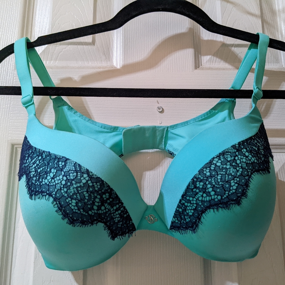 Victoria's Secret Push Up Bra!